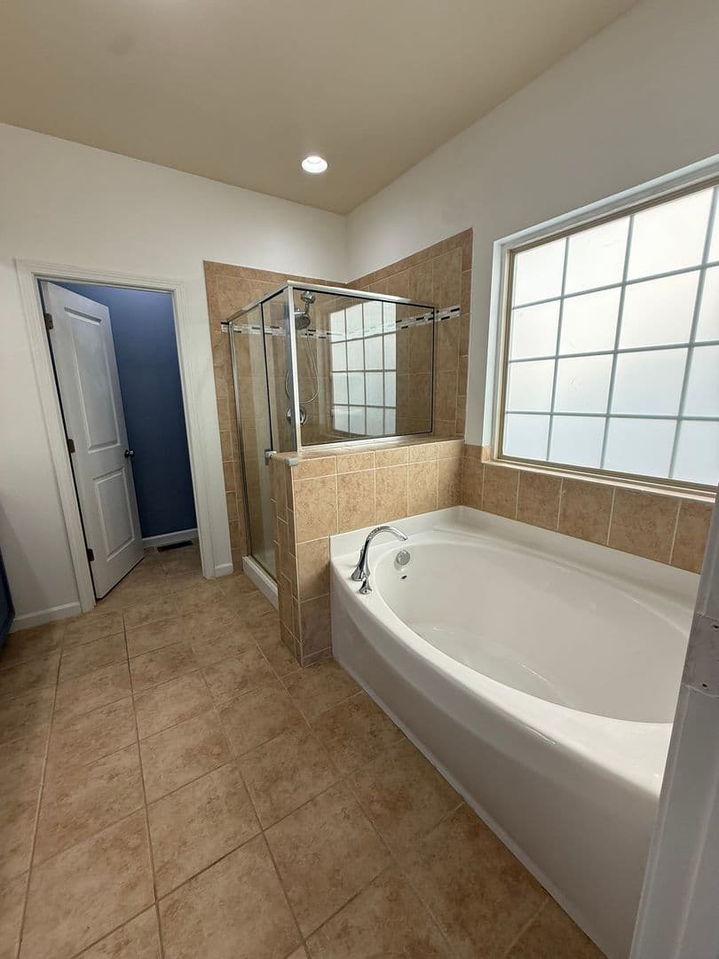 Durham House: 1052 Spacious Skies Lane