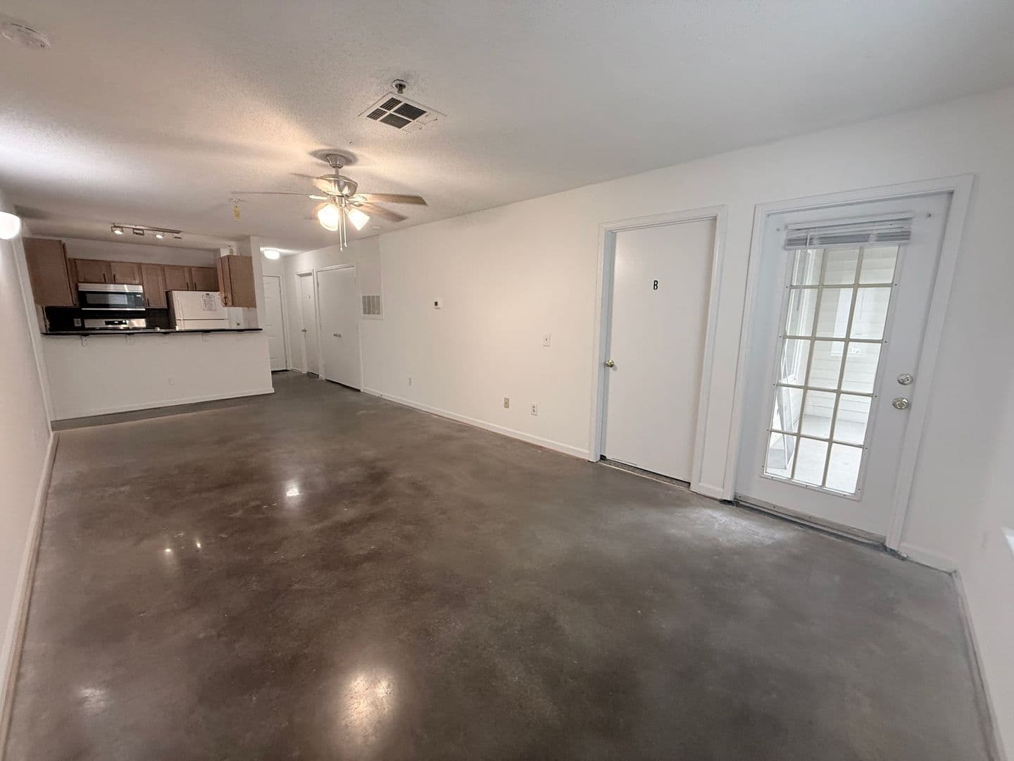 RALEIGH House: 1511-102 GRADUATE LN