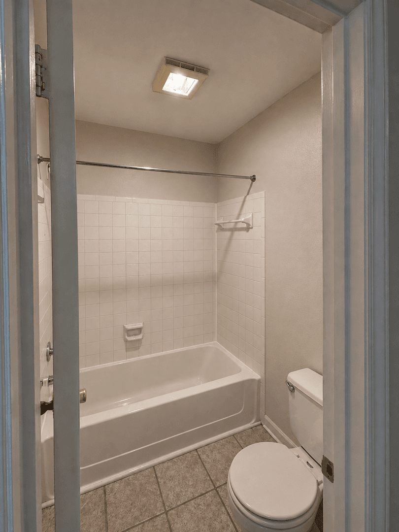 Raleigh Townhome: 2502-201 Avent Ferry Rd+