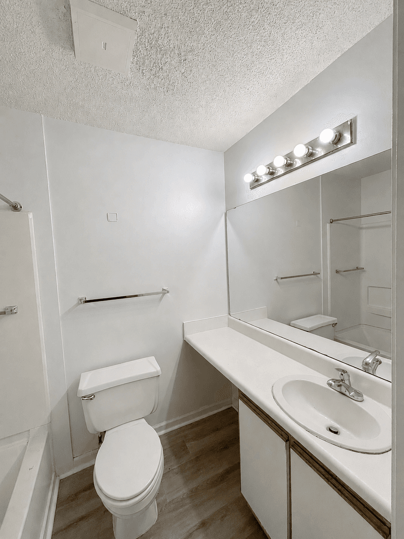 RALEIGH House: 1511-101 GRADUATE LN