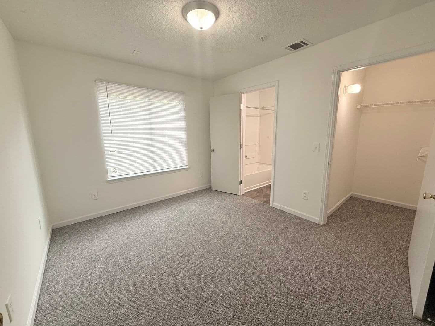 RALEIGH House: 1511-102 GRADUATE LN