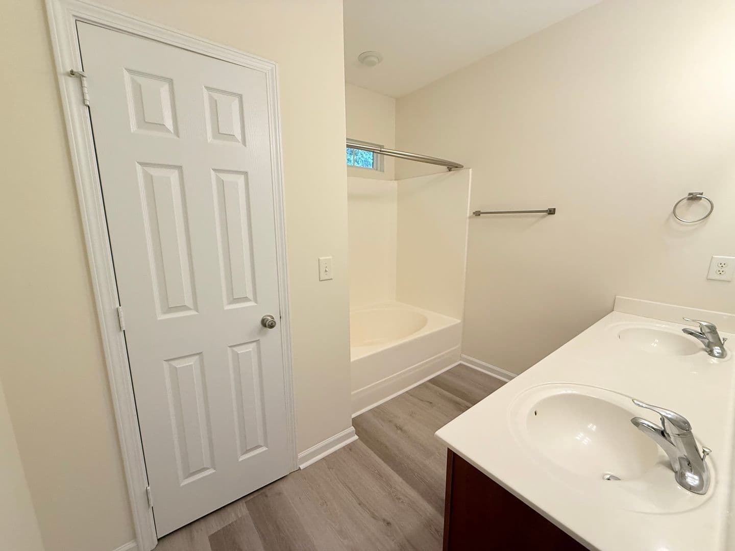 Cary Apartment: Maynard Summitt