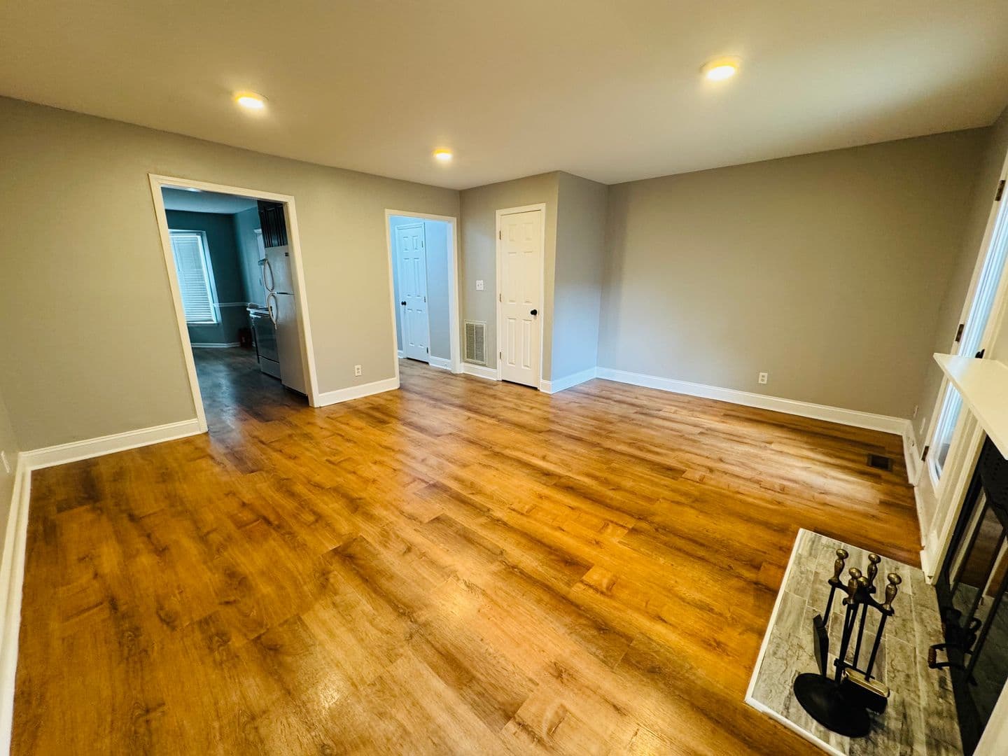 Raleigh House: 5612 Darrow Drive