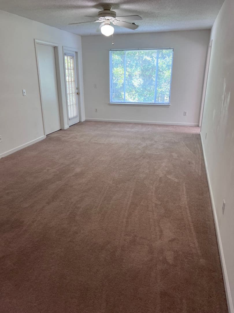 Raleigh House: 1521-103 GRADUATE LN