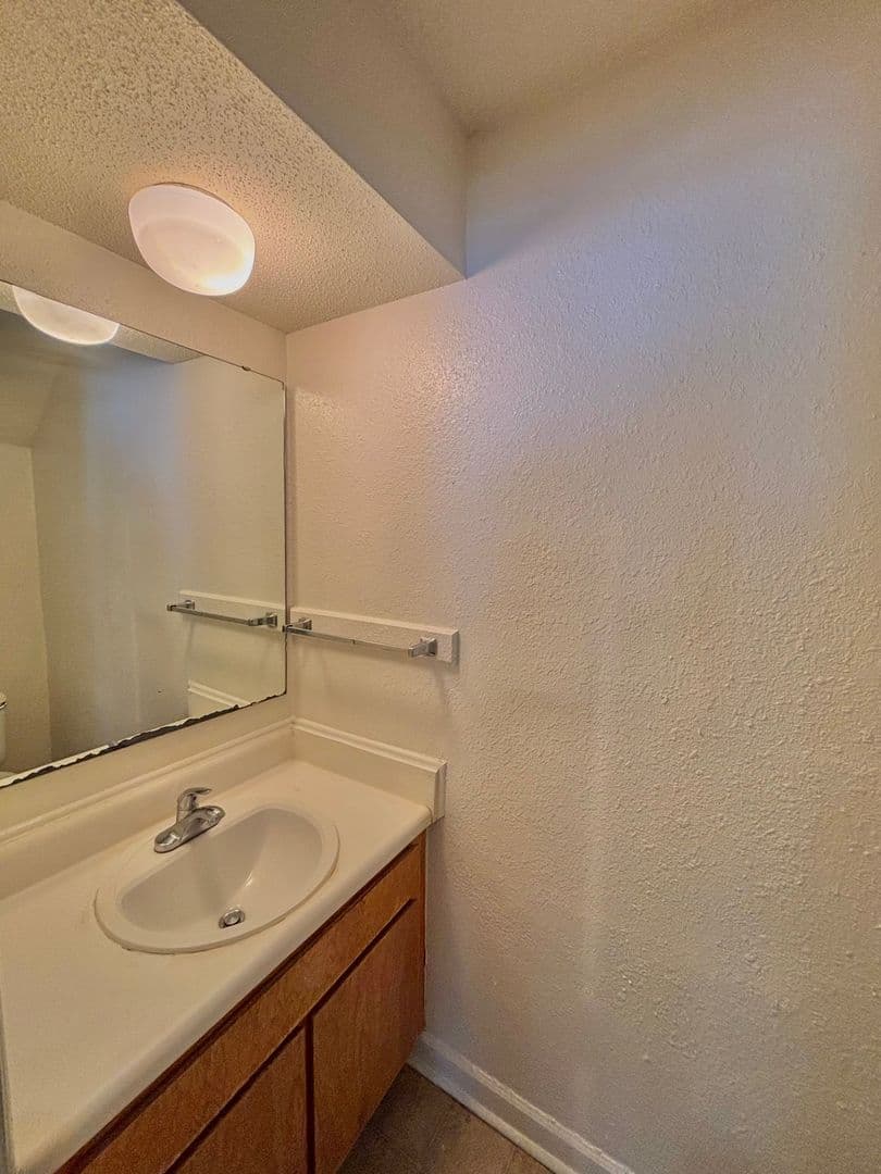 Raleigh Townhome: 2502-201 Avent Ferry Rd+