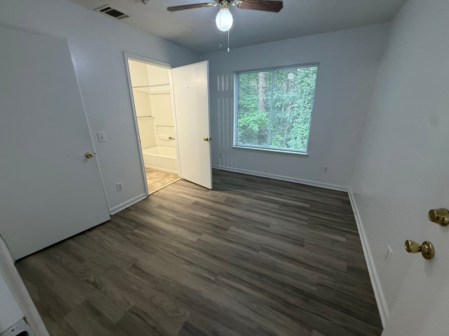 RALEIGH House: 1521-104 GRADUATE LN