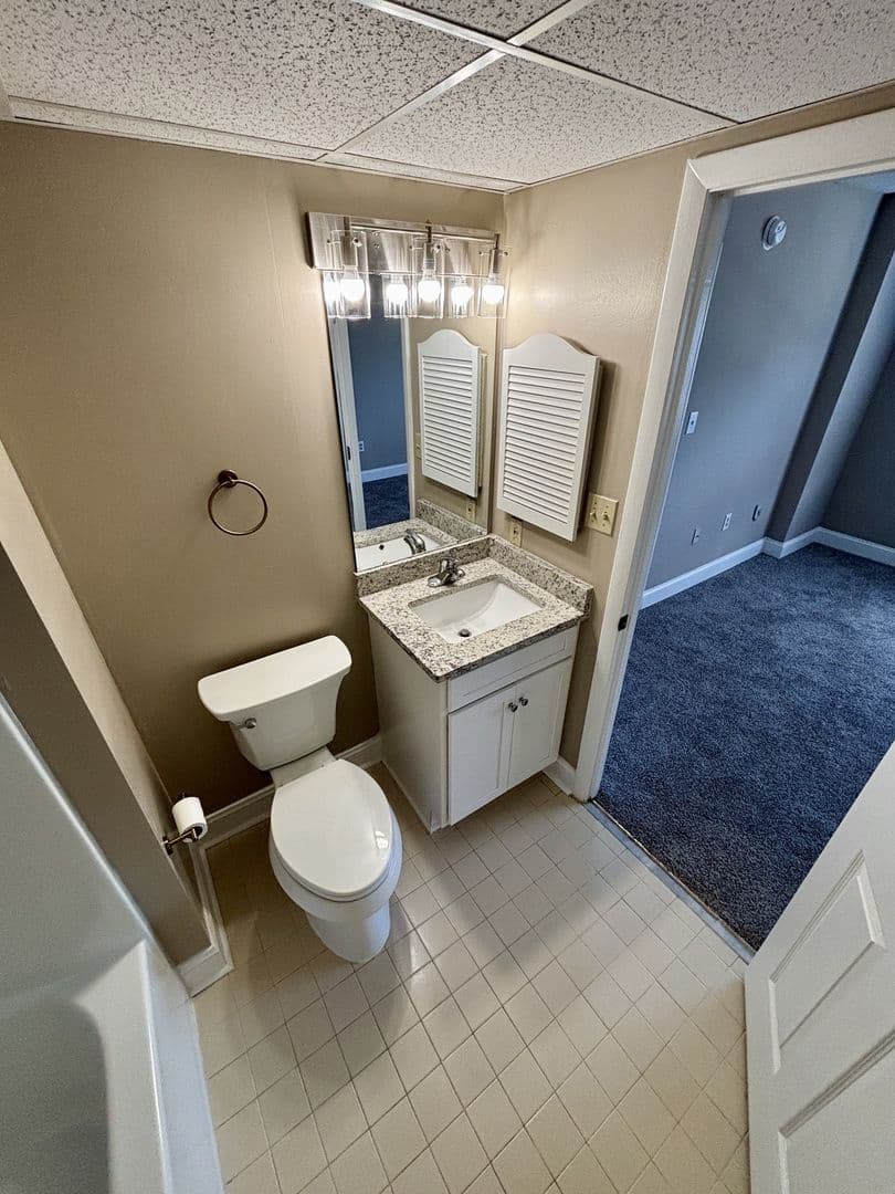 Raleigh Condo: 4700 Westgrove Street 516
