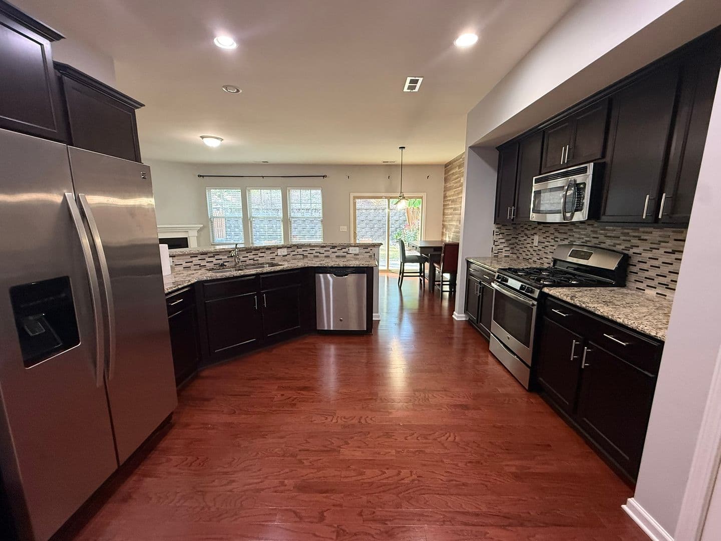 Durham House: 1052 Spacious Skies Lane
