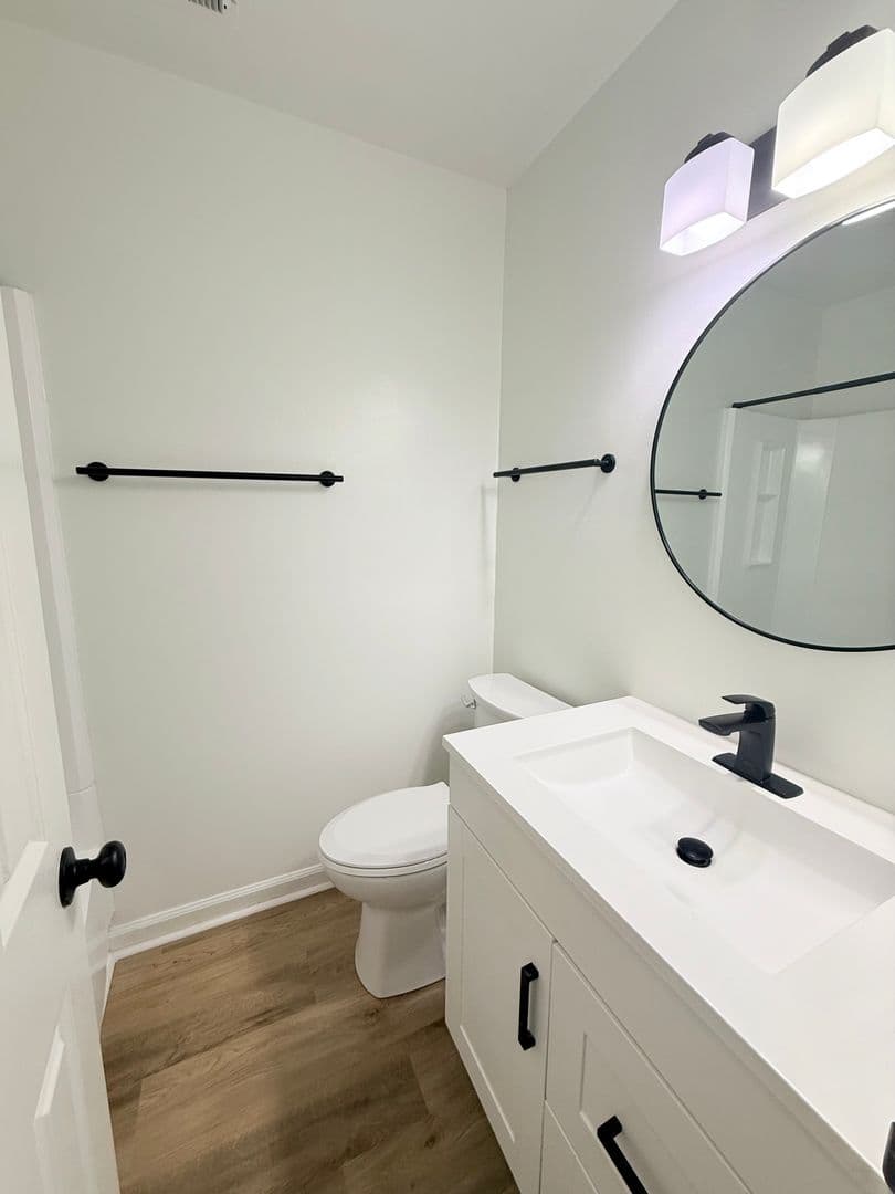 Wake Forest Apartment: 347 C  W Oak Ave
