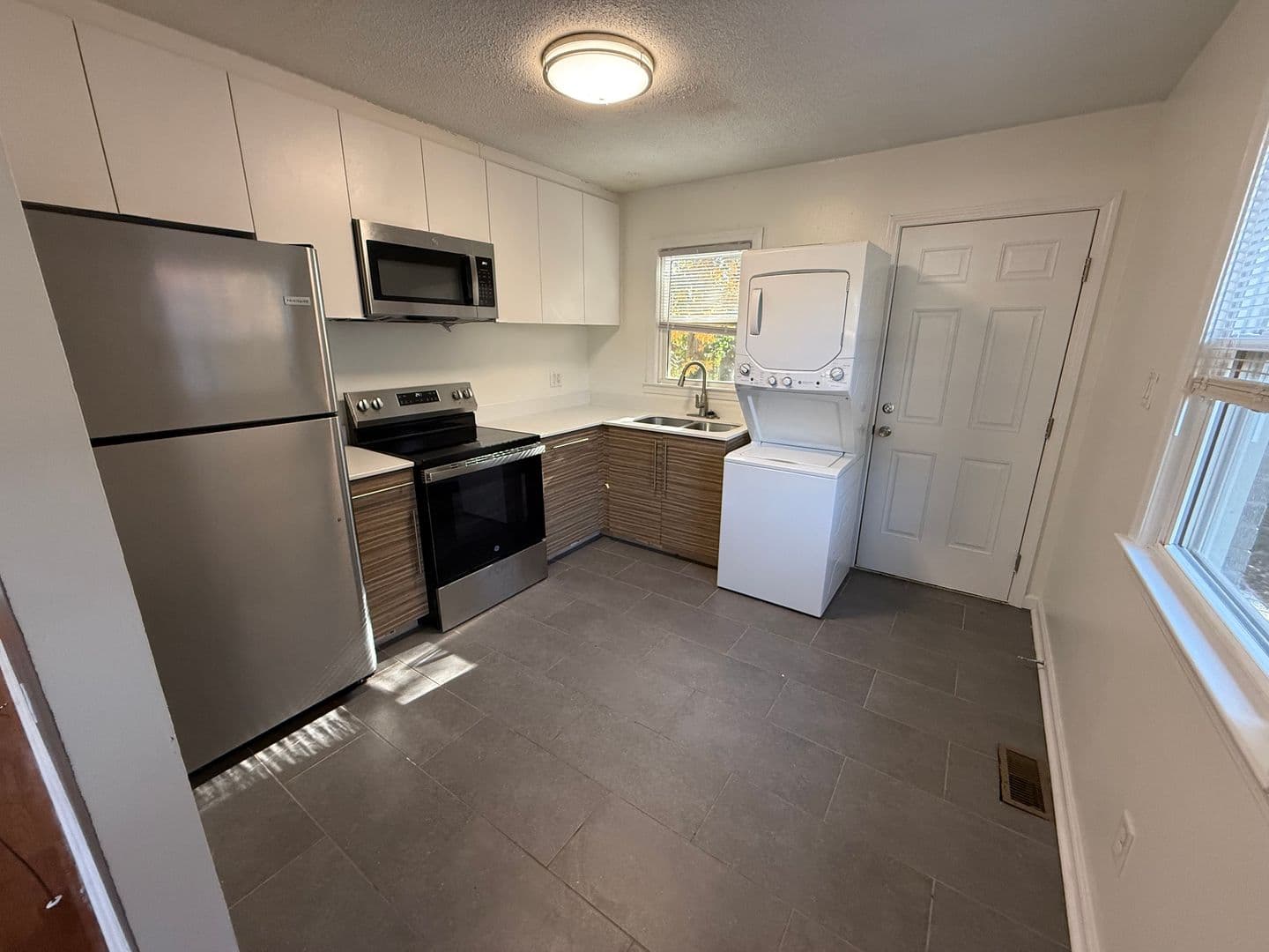 Raleigh Apartment: 3821 Lupton Circle