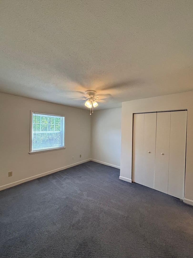 Raleigh House: 2516-204 Avent Ferry Rd