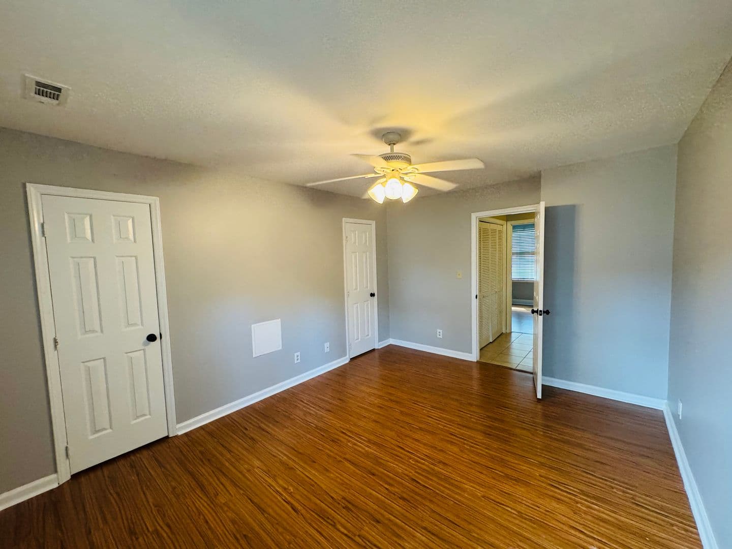Raleigh House: 5612 Darrow Drive