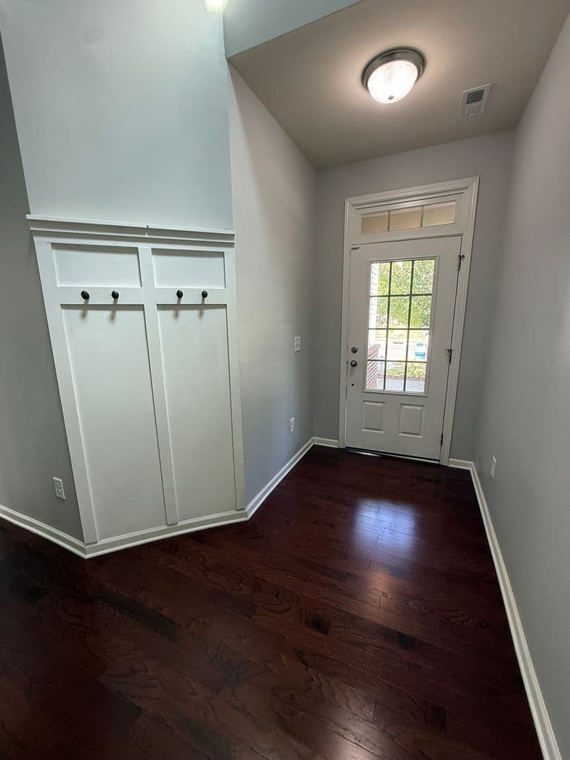 Durham House: 1052 Spacious Skies Lane