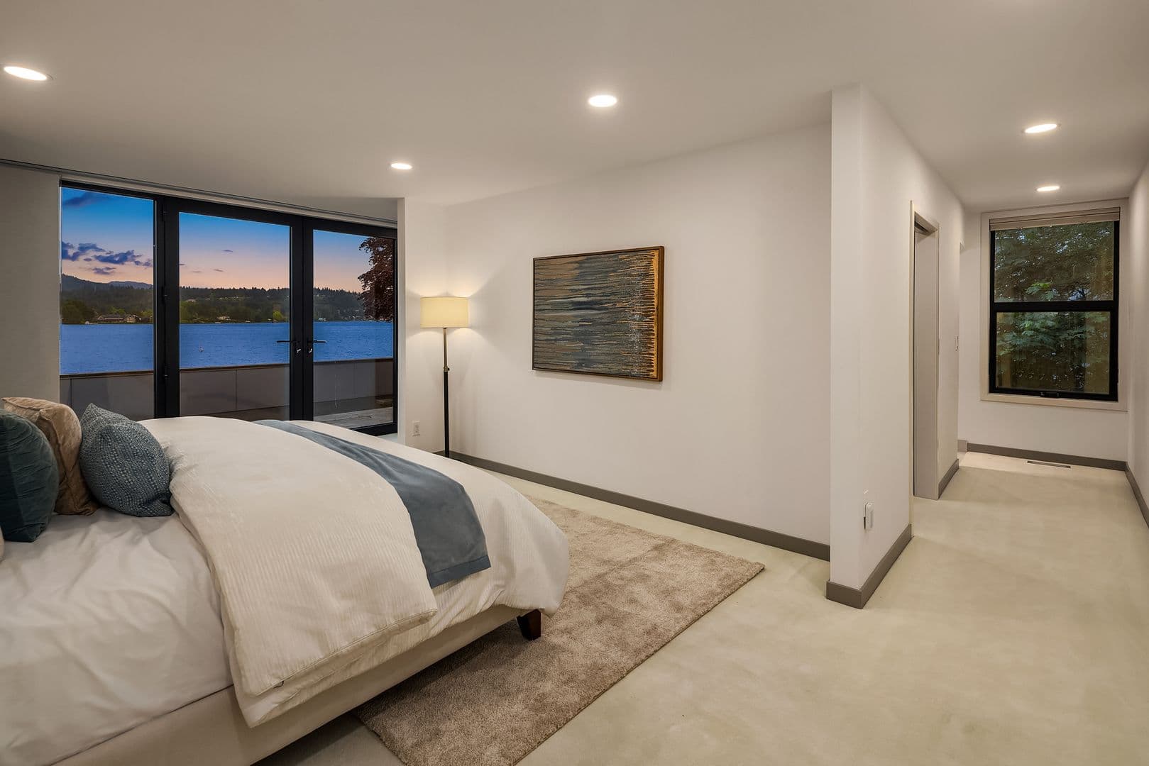 Mercer Island House: 3840 E Mercer Way