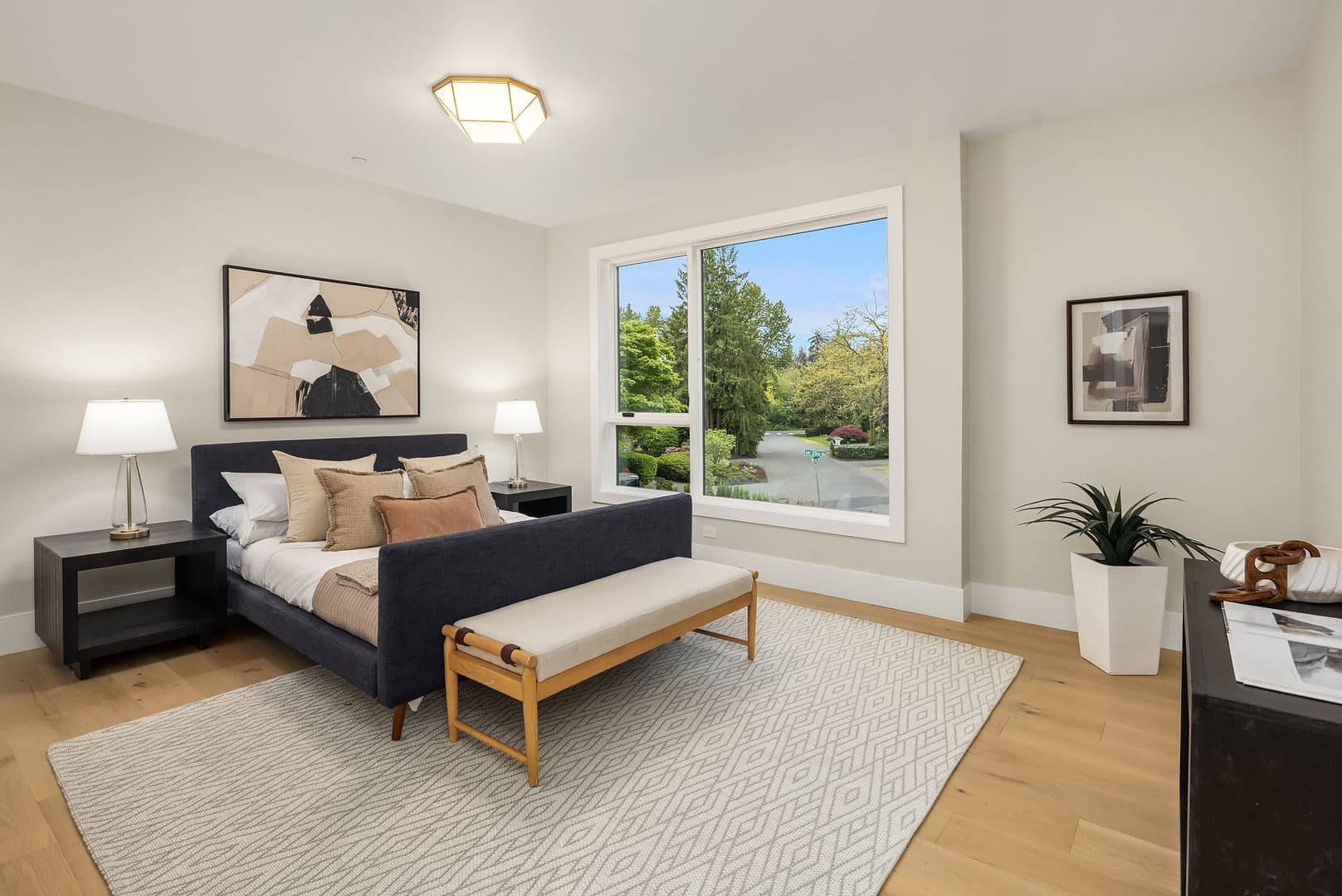 Medina House: 2436 82nd Avenue NE