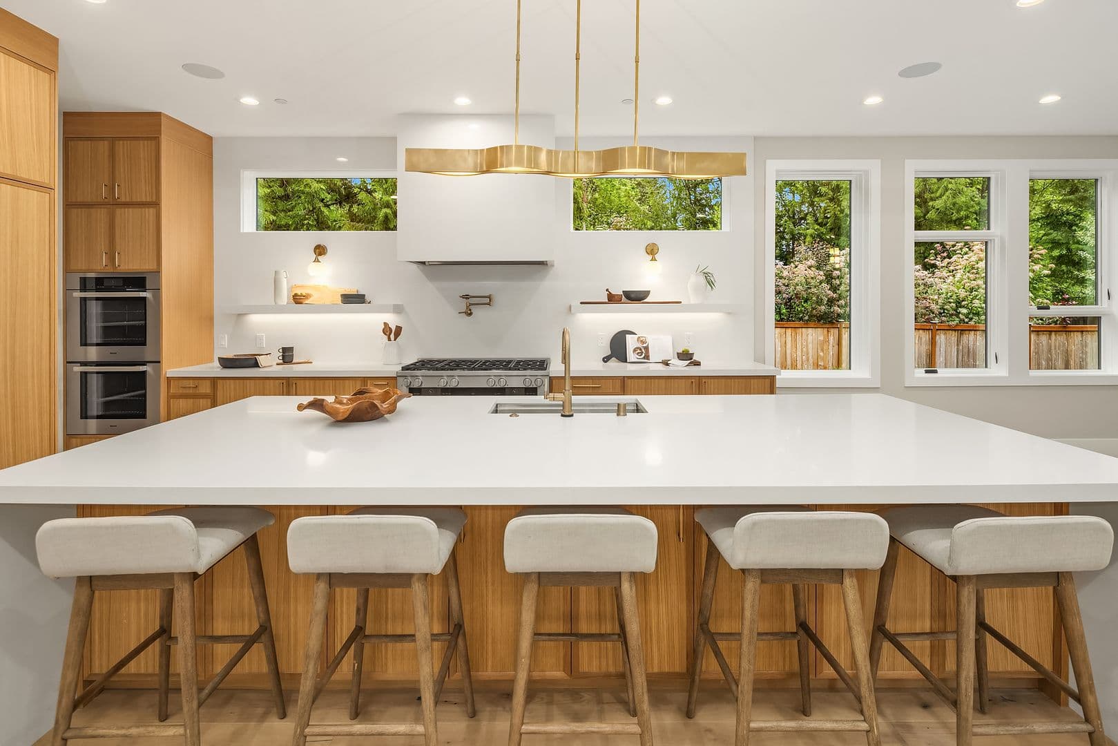 Medina House: 2436 82nd Avenue NE