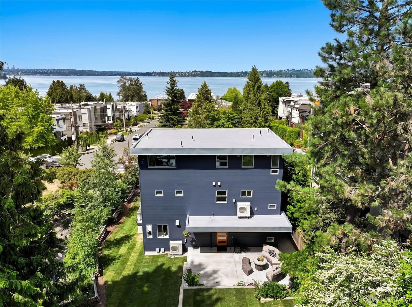 Kirkland House: 6304 Lakeview Drive