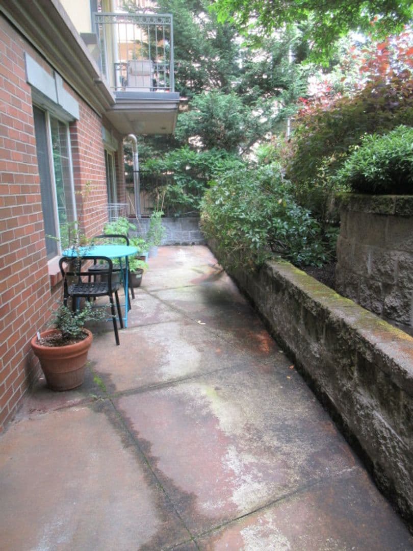 Seattle Condo: 700 E Denny Way #202