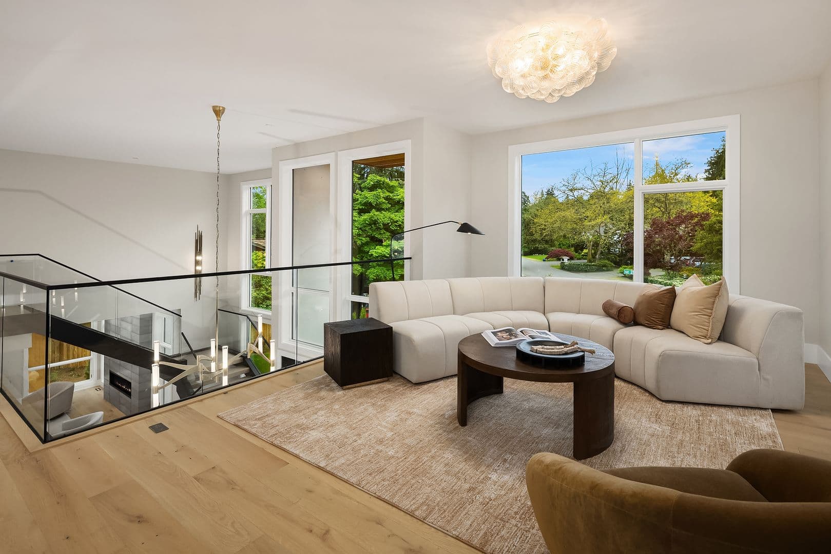 Medina House: 2436 82nd Avenue NE