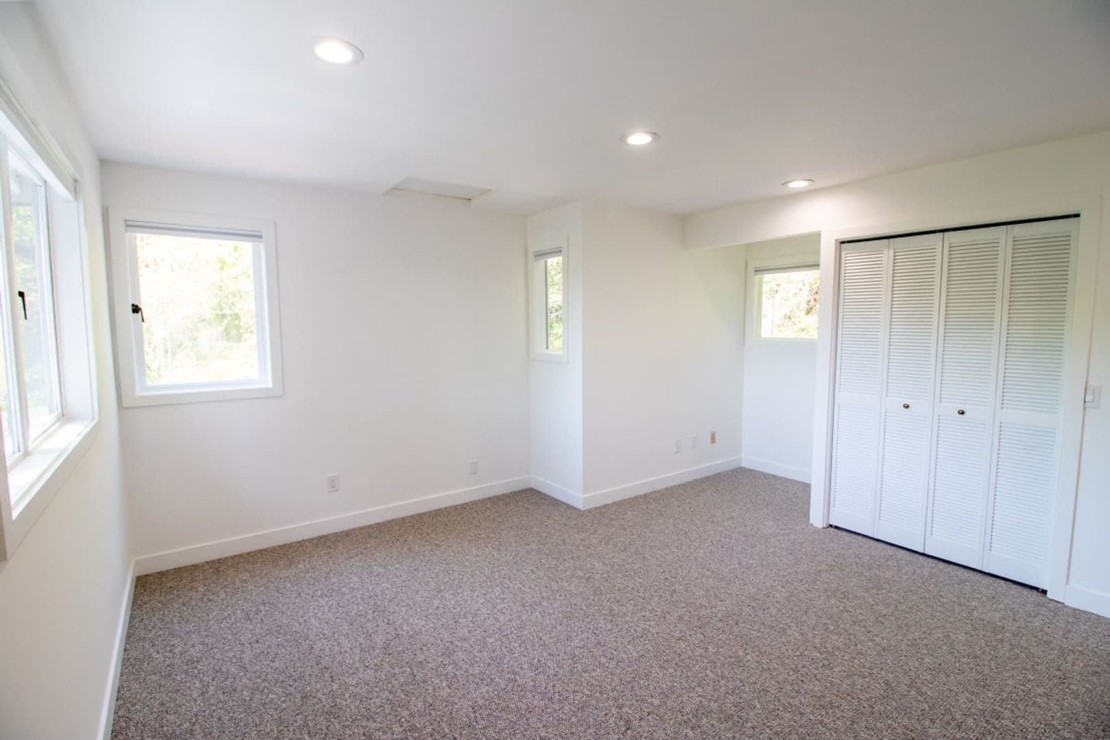 Mercer Island House: 7255 East Mercer Way