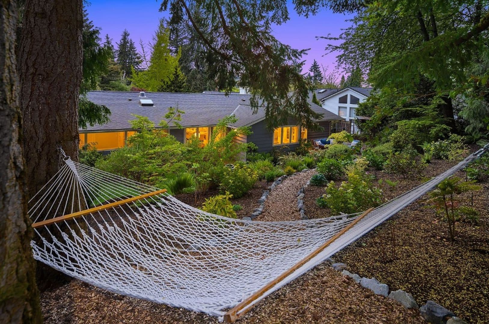 Medina House: 2647 80th Ave NE