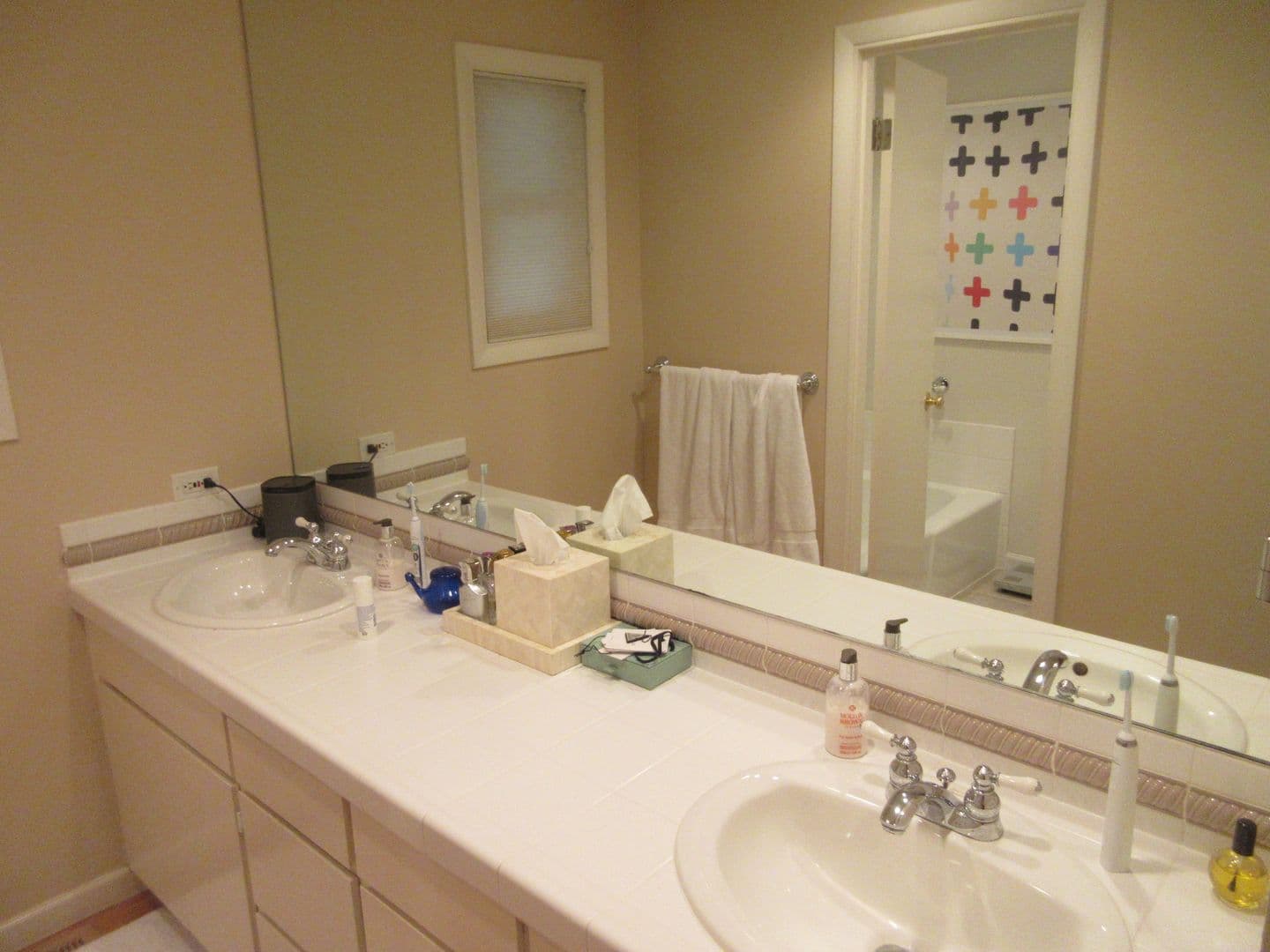 Clyde Hill House: 8831 NE 28th St