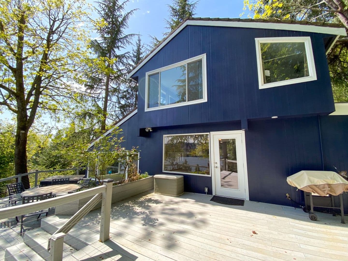 Mercer Island House: 7255 East Mercer Way