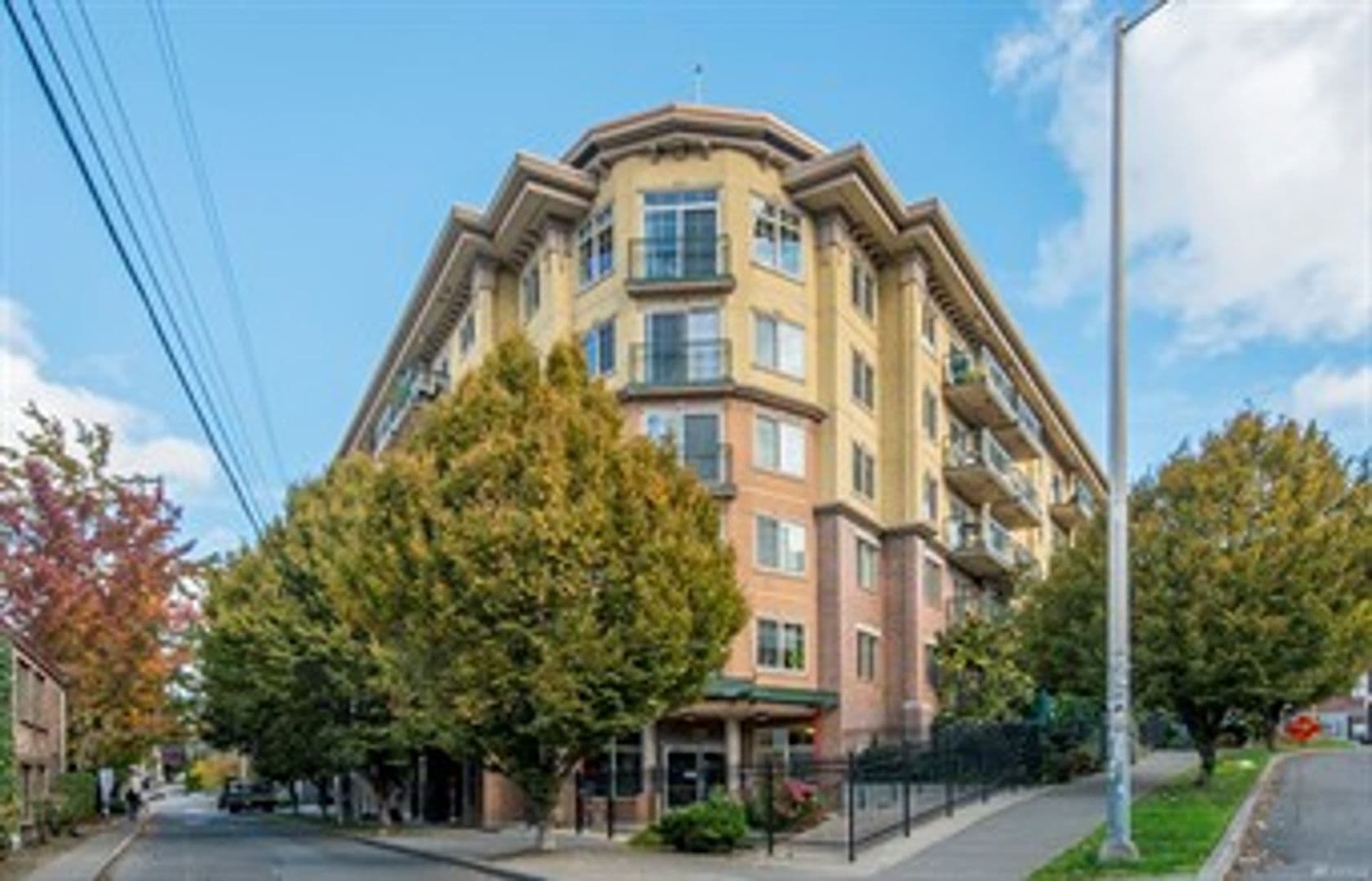 Seattle Condo: 700 E Denny Way #202