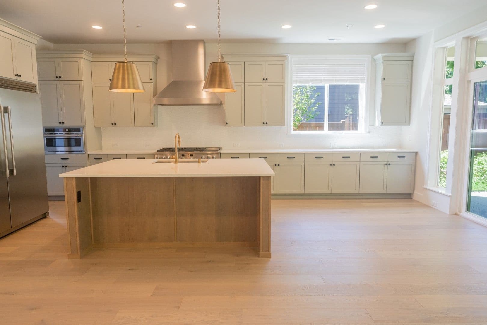 Kirkland House: 10420 NE 112th St