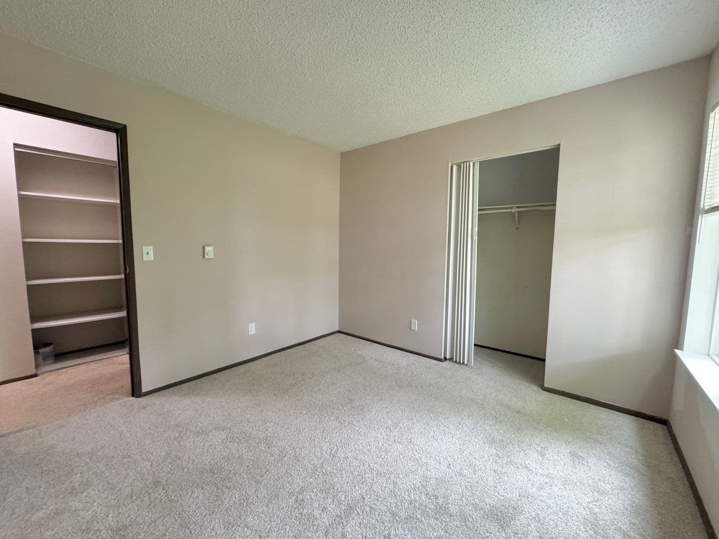 Bellevue Condo: 14620 NE 32nd Street #F17
