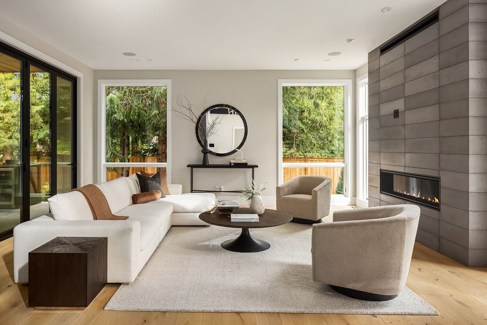 Medina House: 2436 82nd Avenue NE
