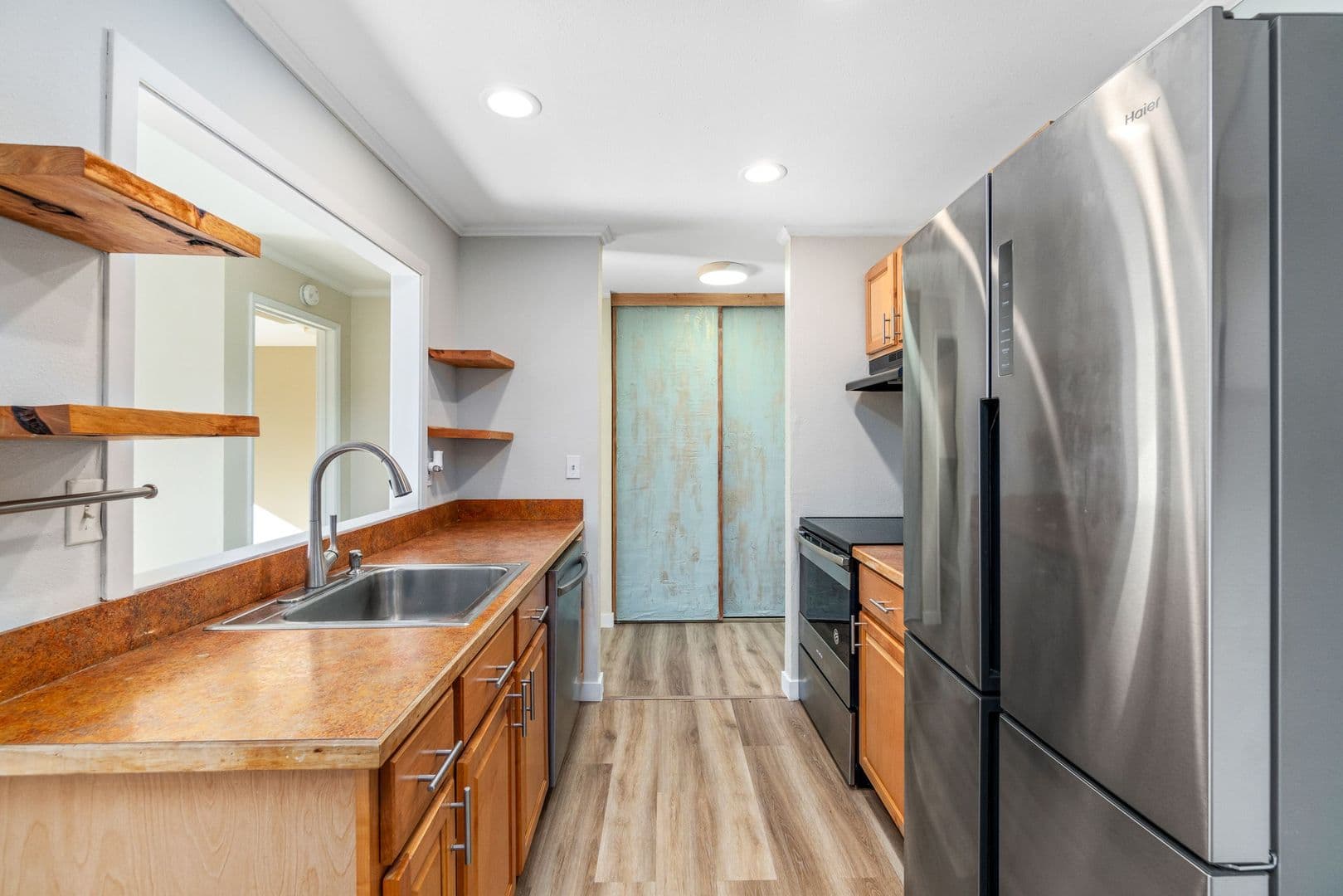 Shoreline Condo: 19428 Aurora Avenue N #431