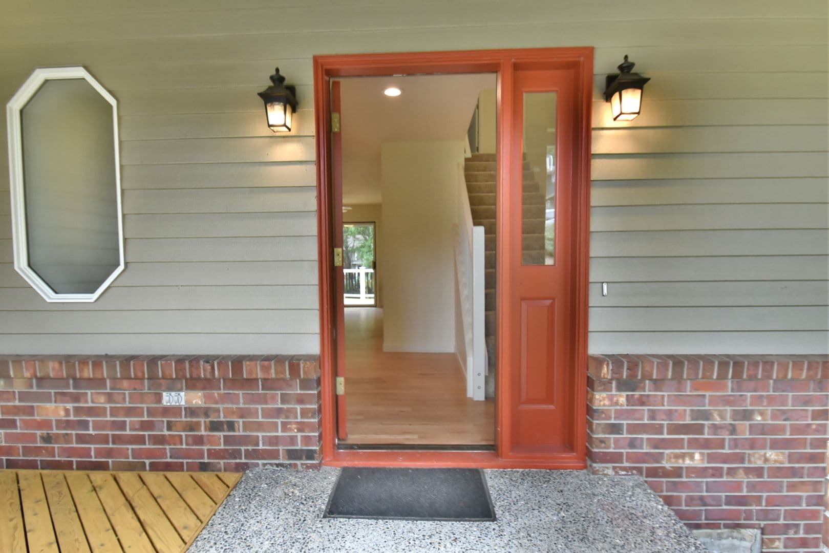 Kirkland House: 10418 114th Place NE