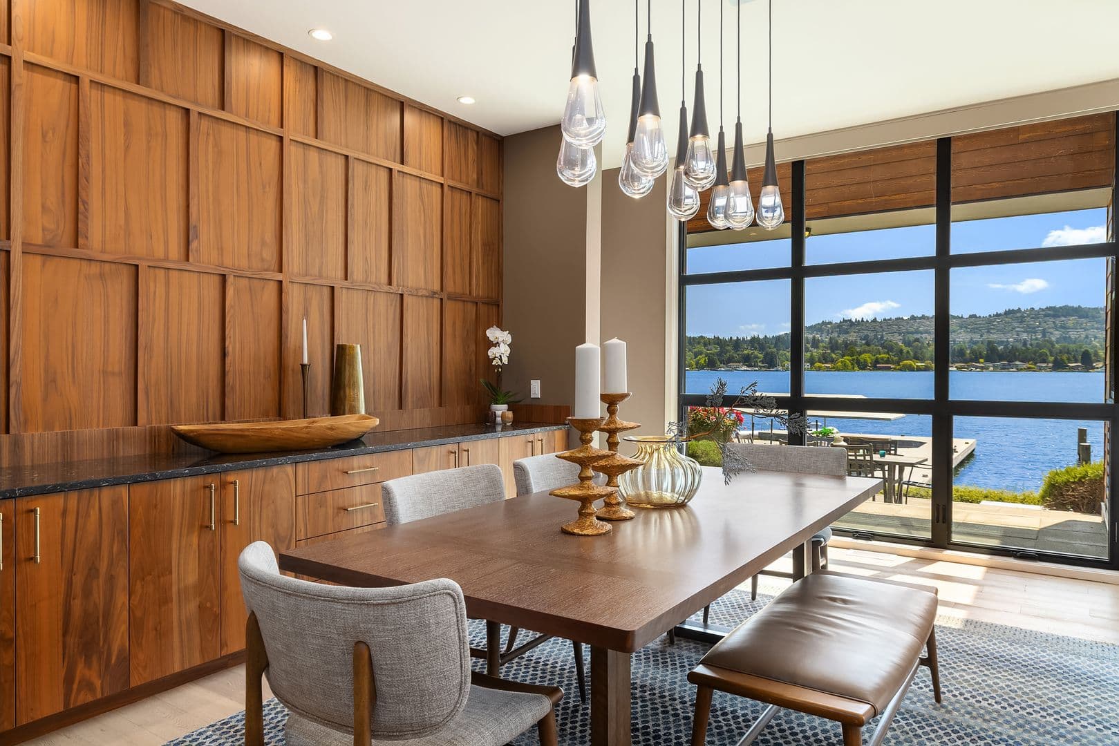 Mercer Island House: 3840 E Mercer Way