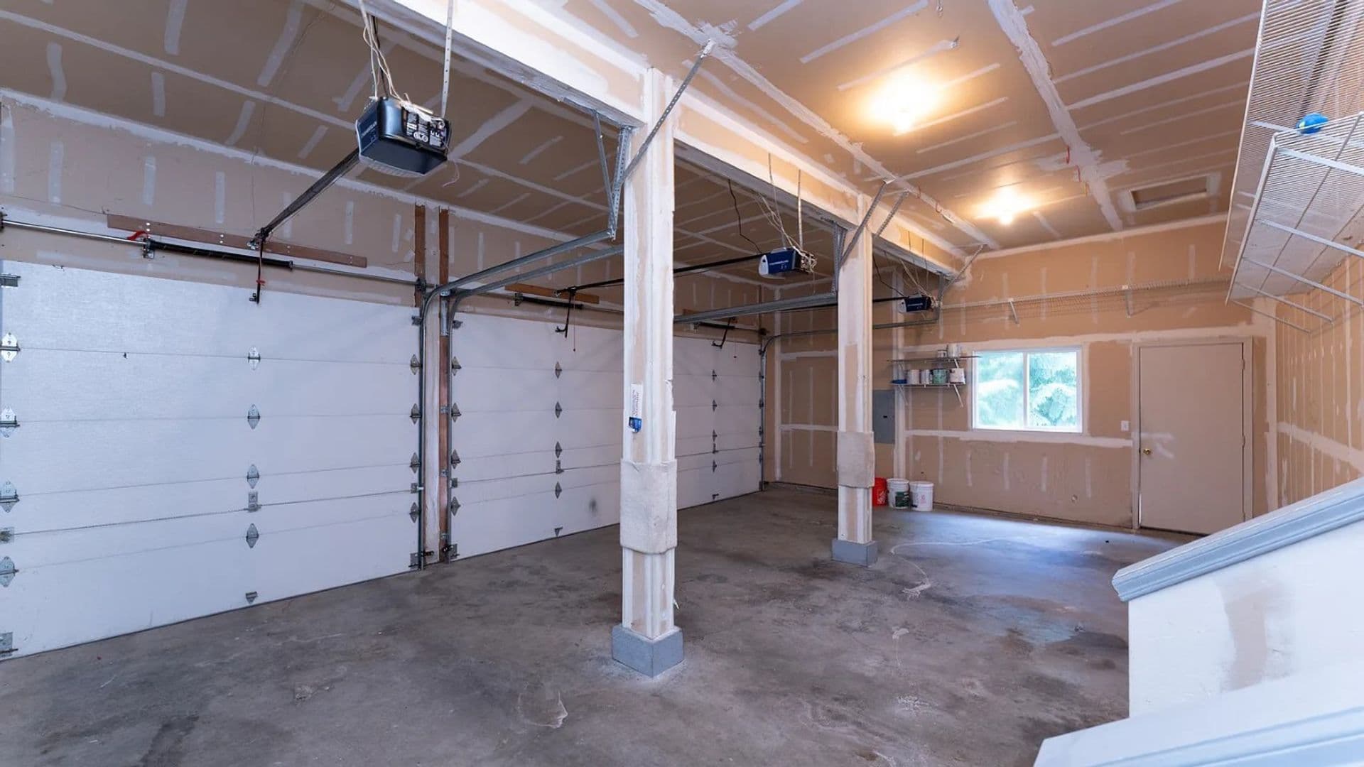 Bellevue House: 16410 SE 56th Place