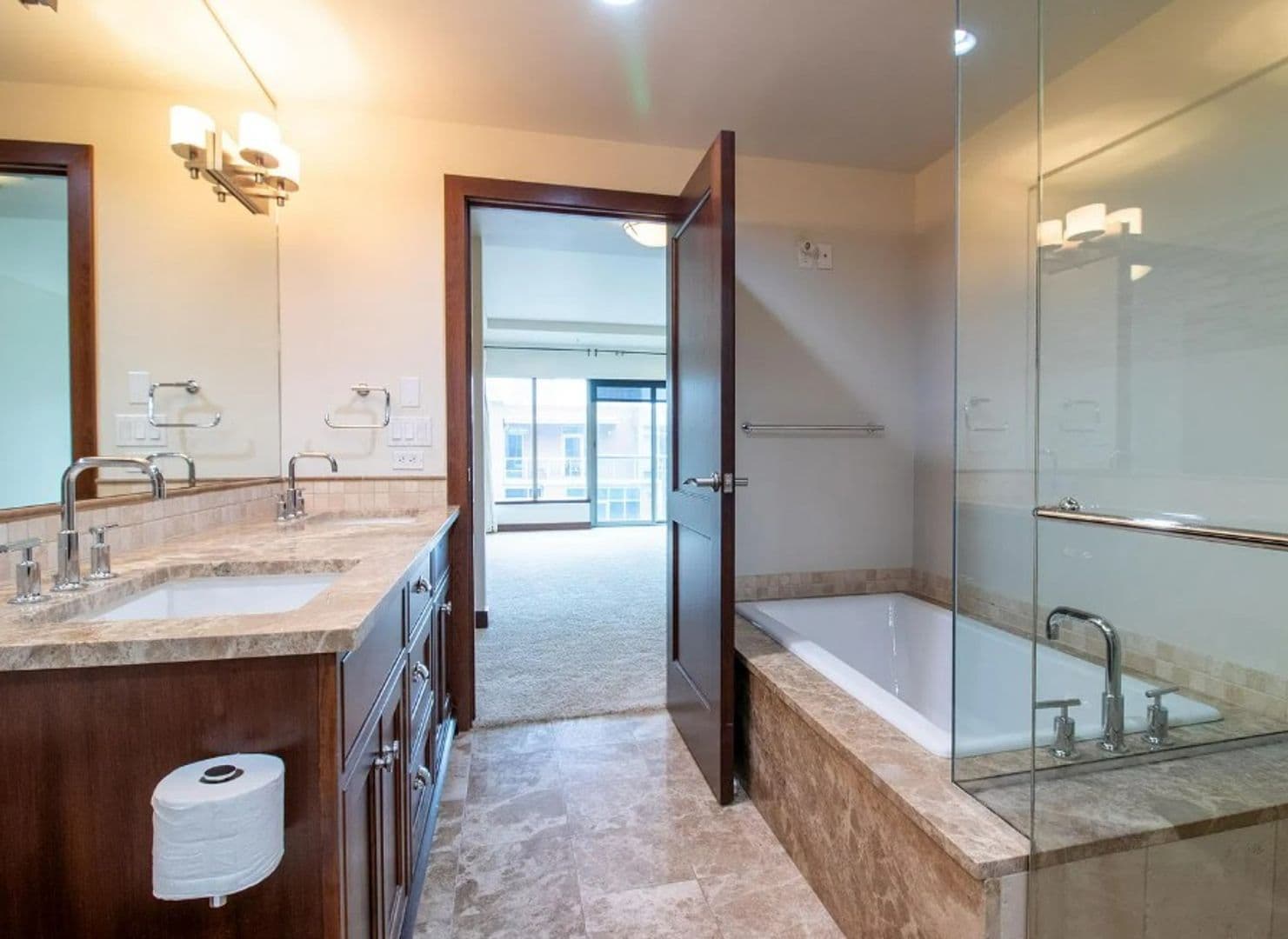 Bellevue Townhome: 10660 NE 9th Place