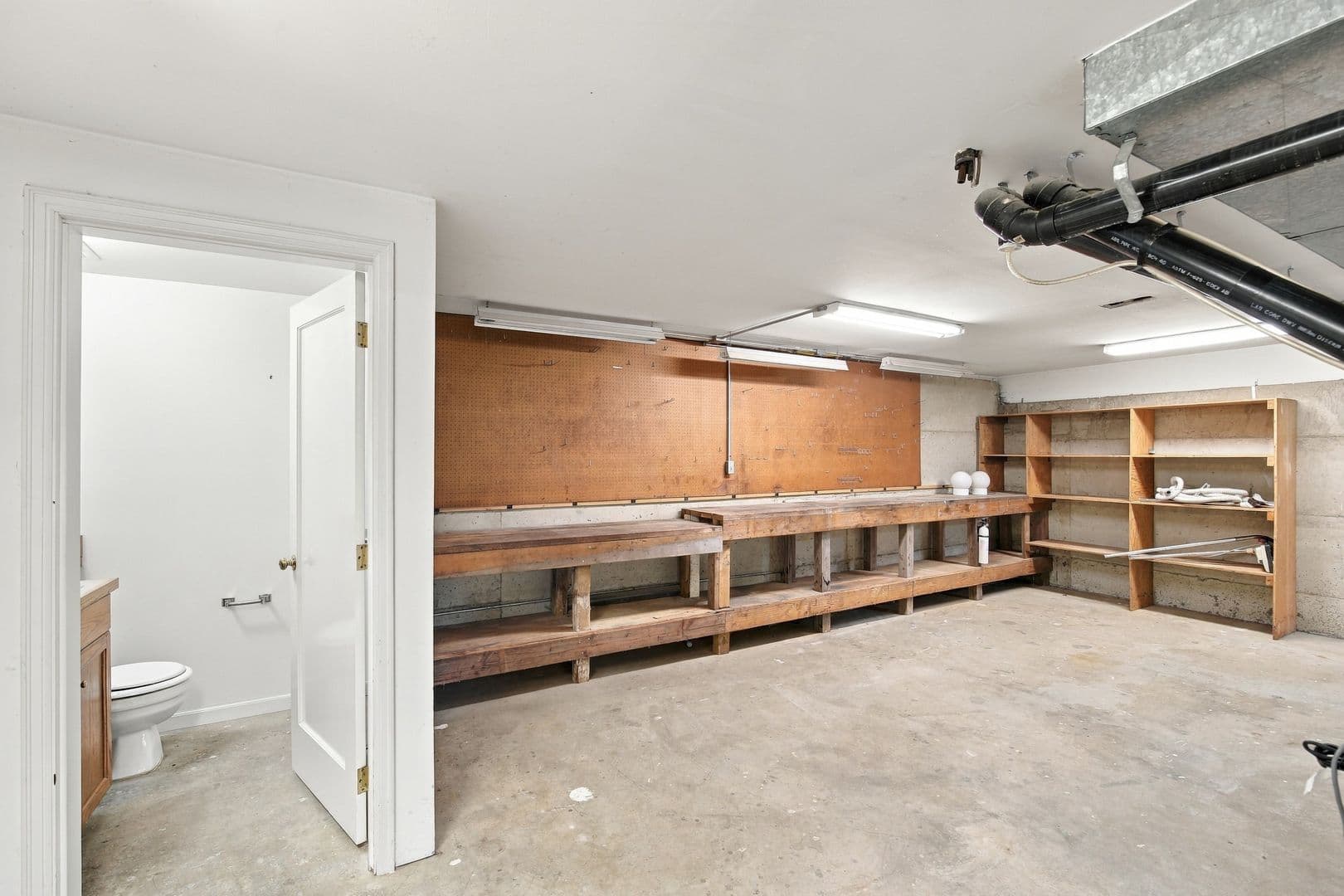 Mercer Island House: 8239 E Mercer Way