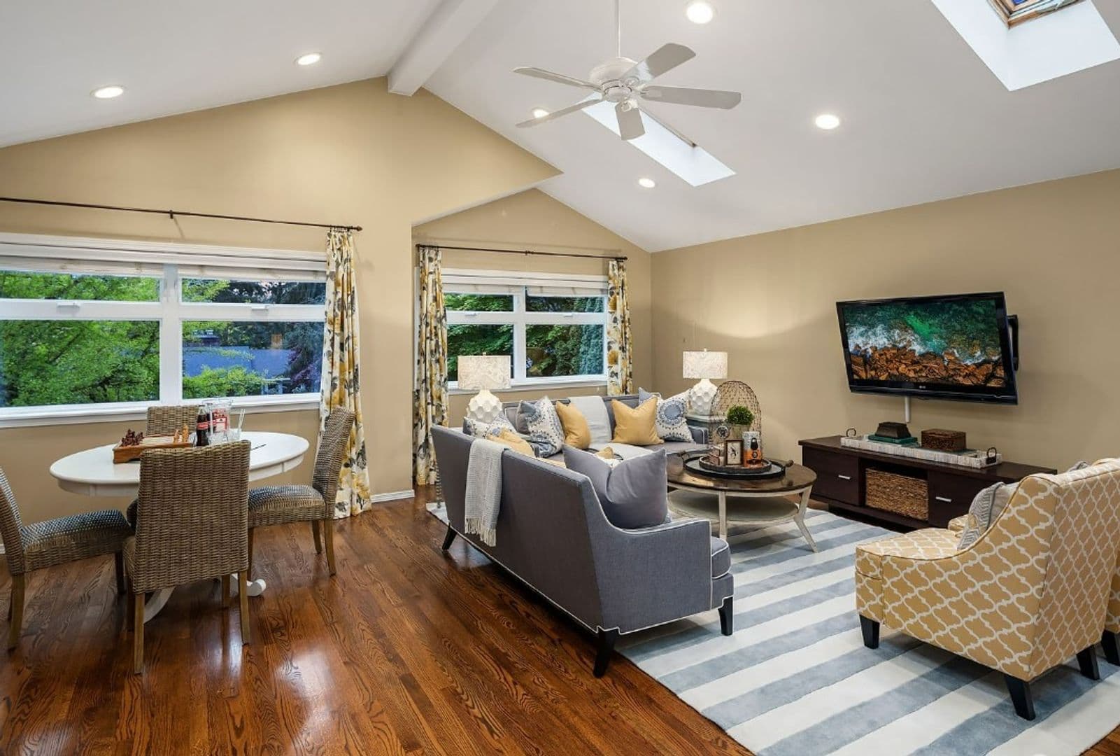 Medina House: 2647 80th Ave NE