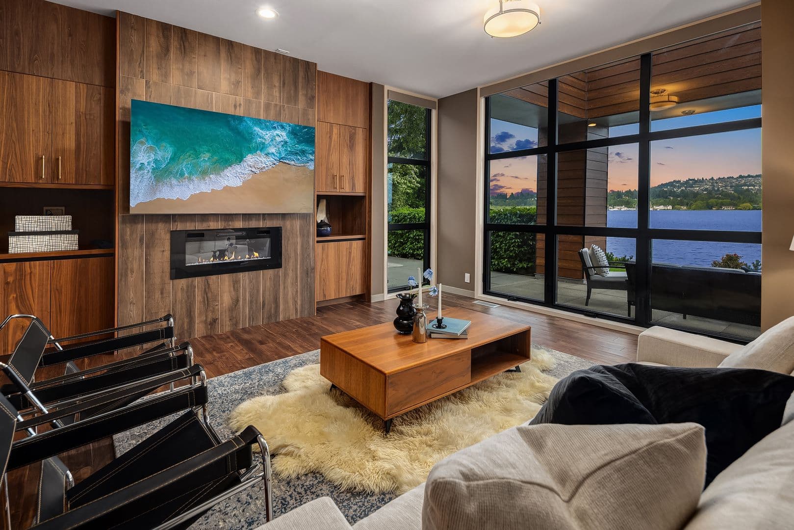 Mercer Island House: 3840 E Mercer Way