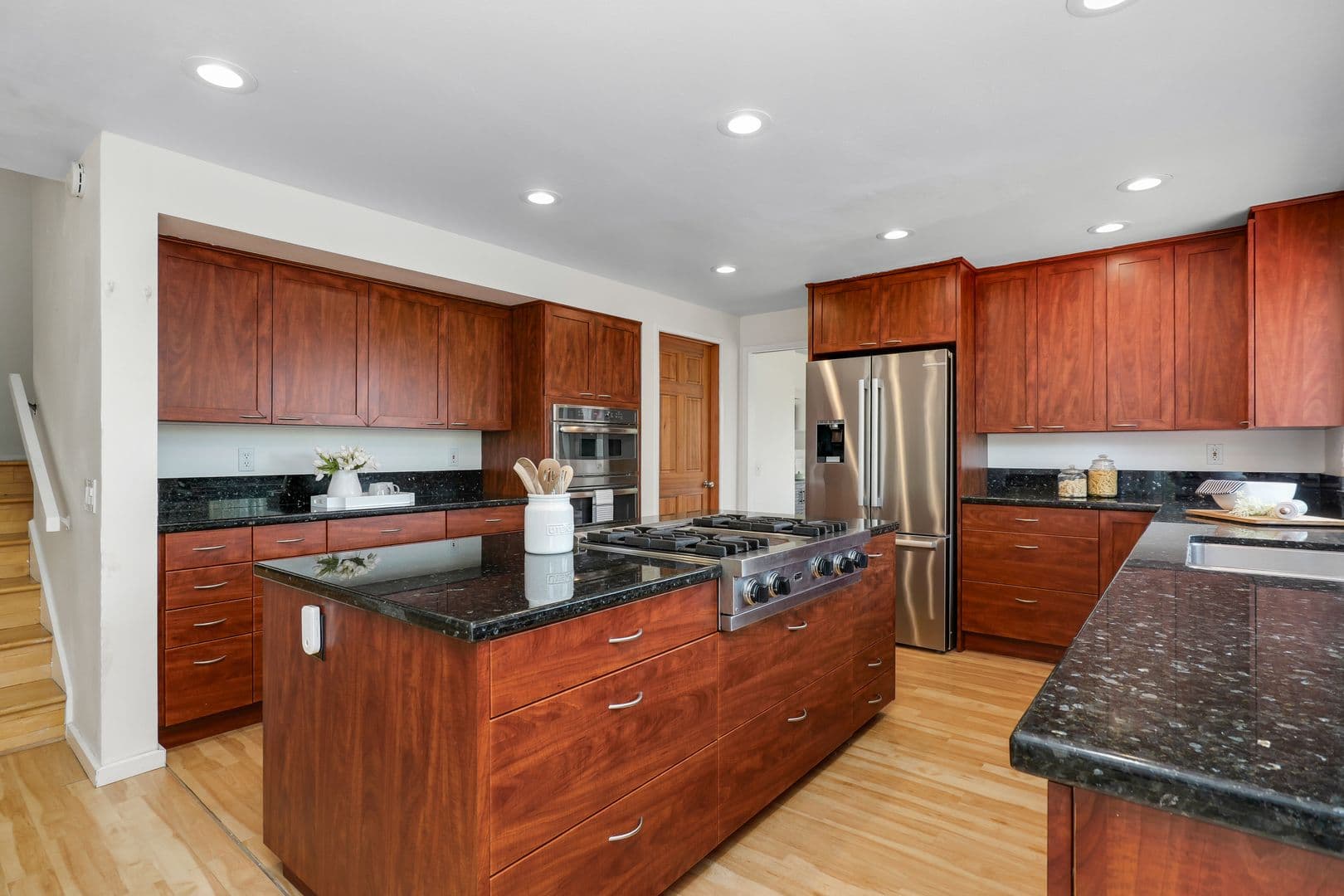 Clyde Hill House: 8808 NE 14th Street