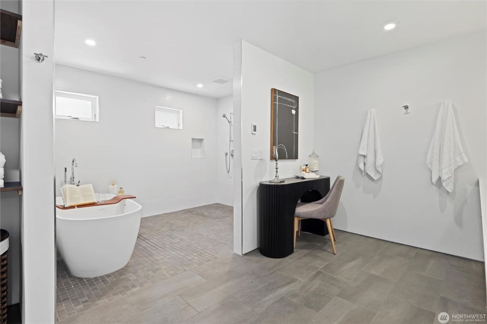 Kirkland House: 6304 Lakeview Drive