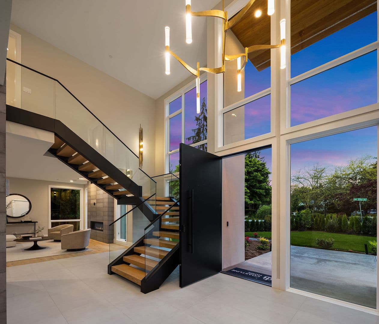 Medina House: 2436 82nd Avenue NE