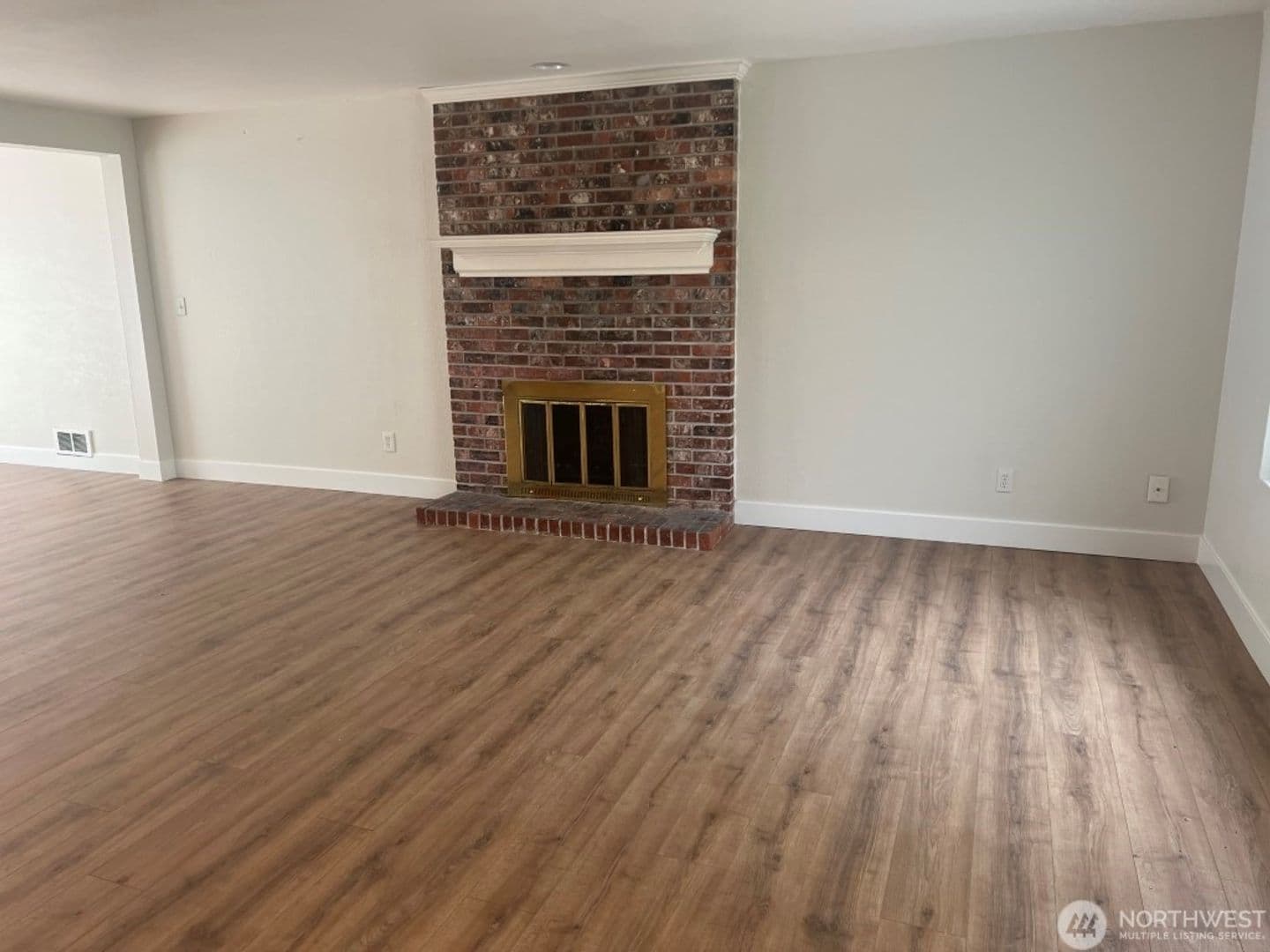 Bellevue Apartment: 14309 NE 7th Place