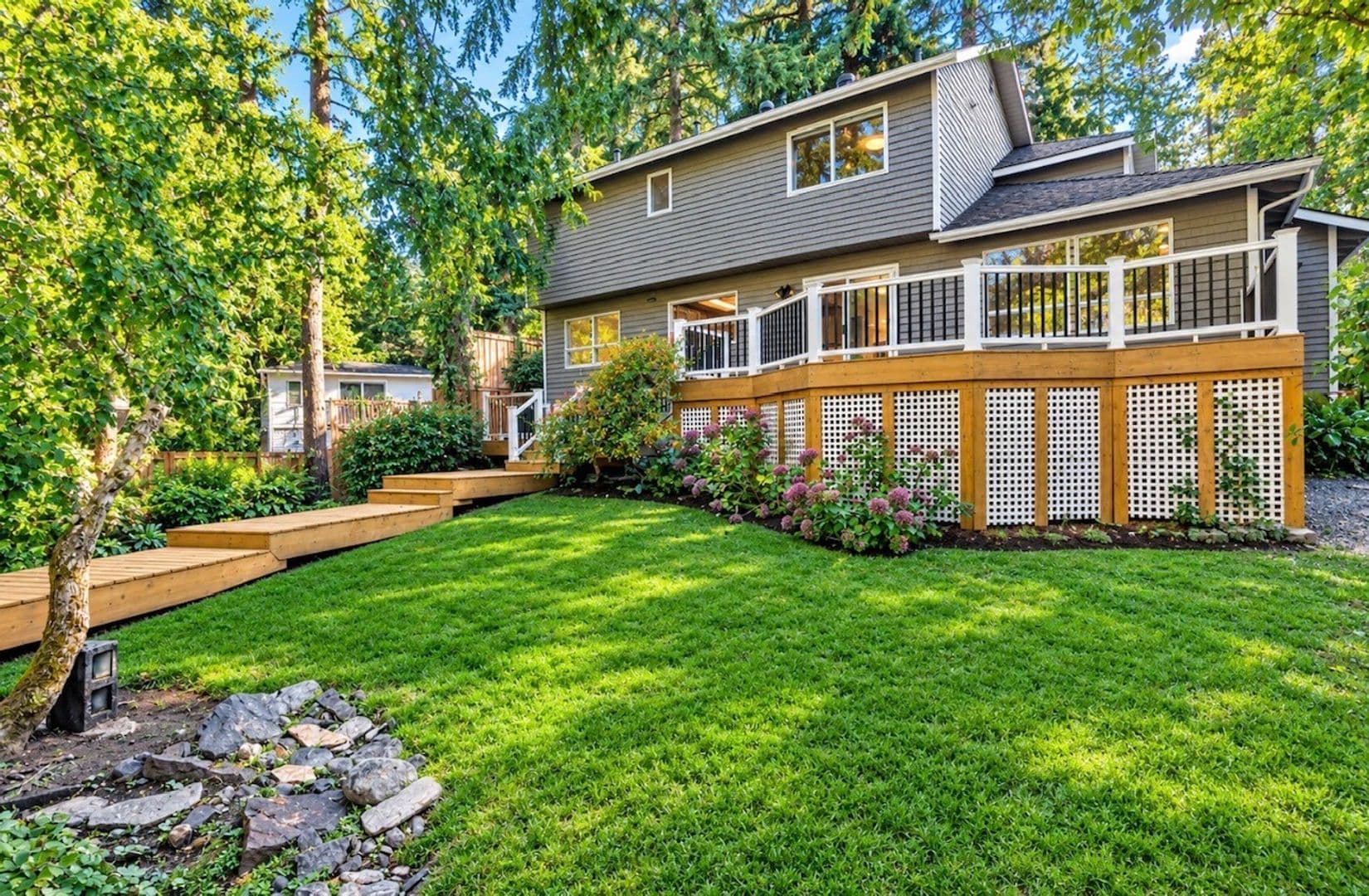 Kirkland House: 10418 114th Place NE