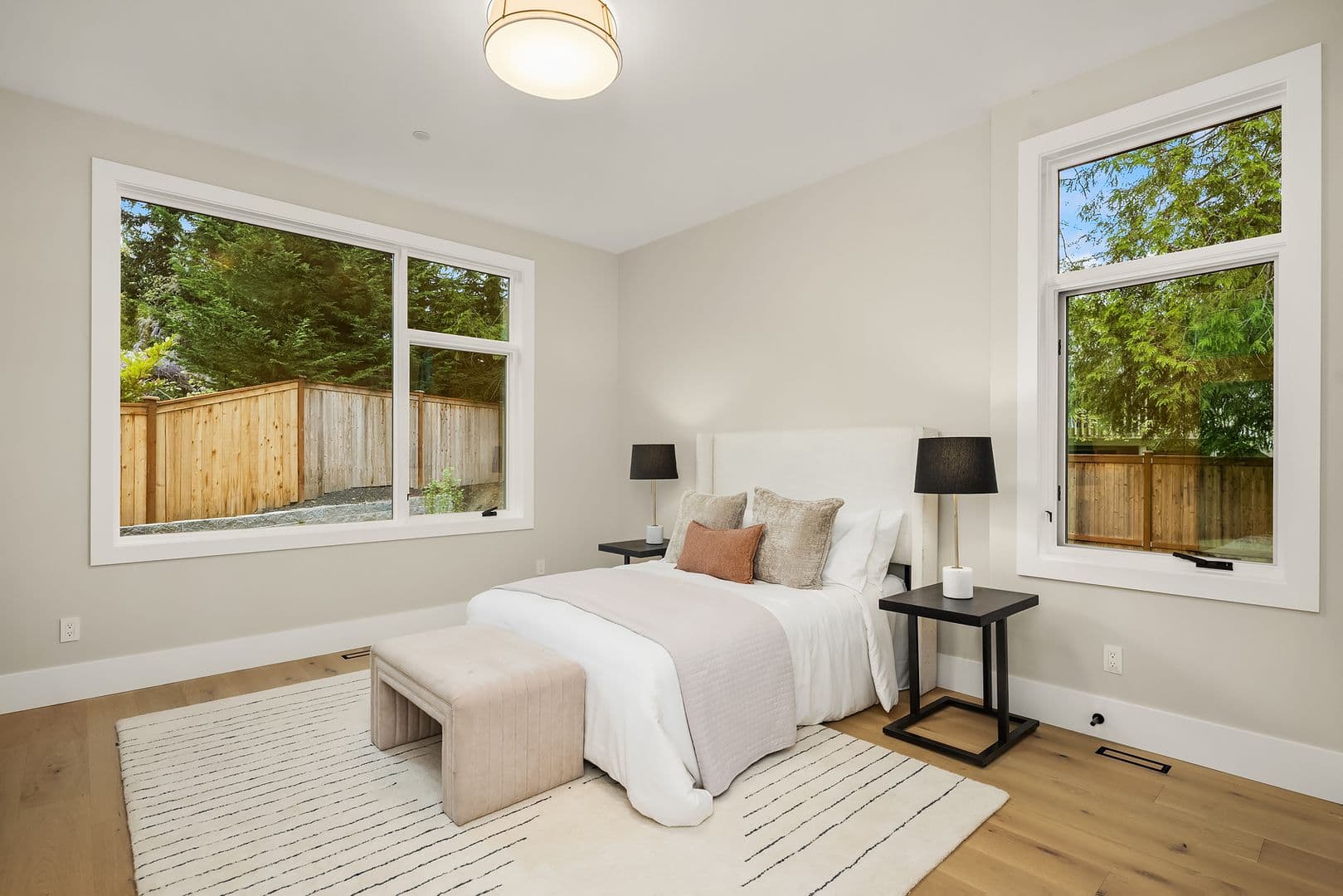 Medina House: 2436 82nd Avenue NE