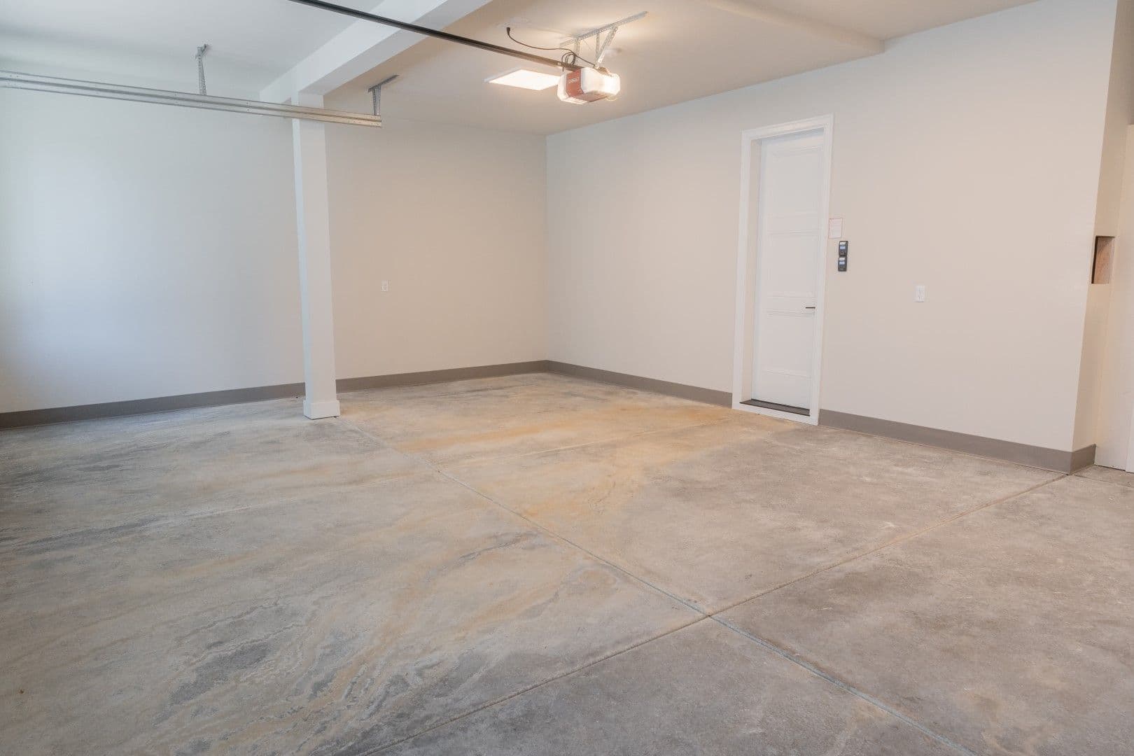 Kirkland House: 10420 NE 112th St