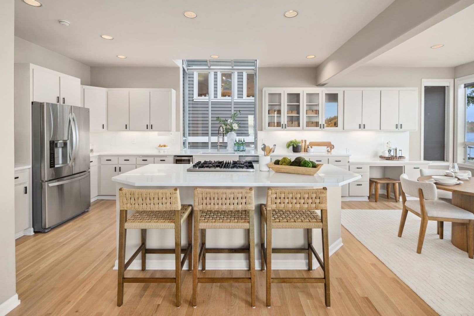 Renton House: 3711 Lake Washington Blvd N