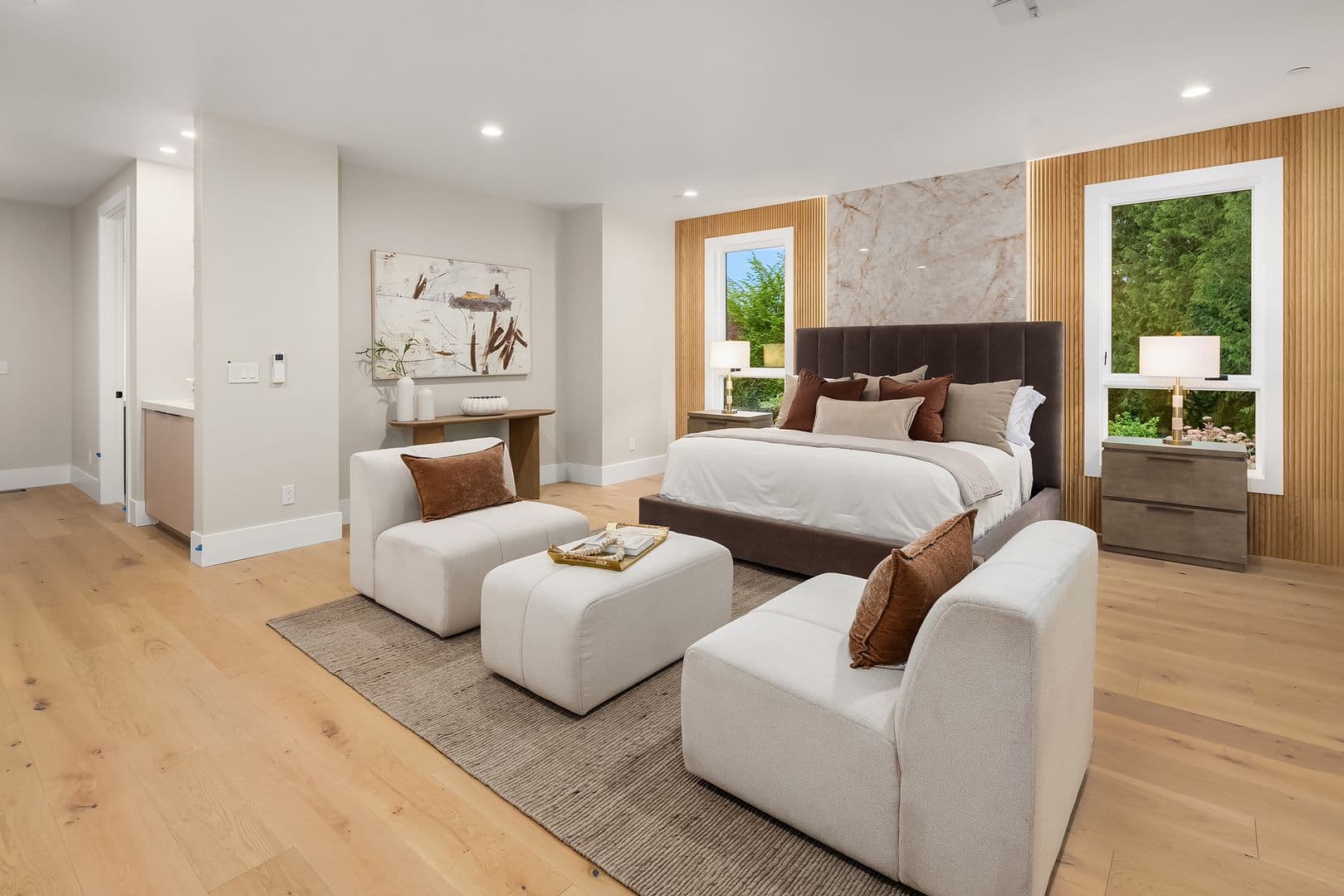 Medina House: 2436 82nd Avenue NE
