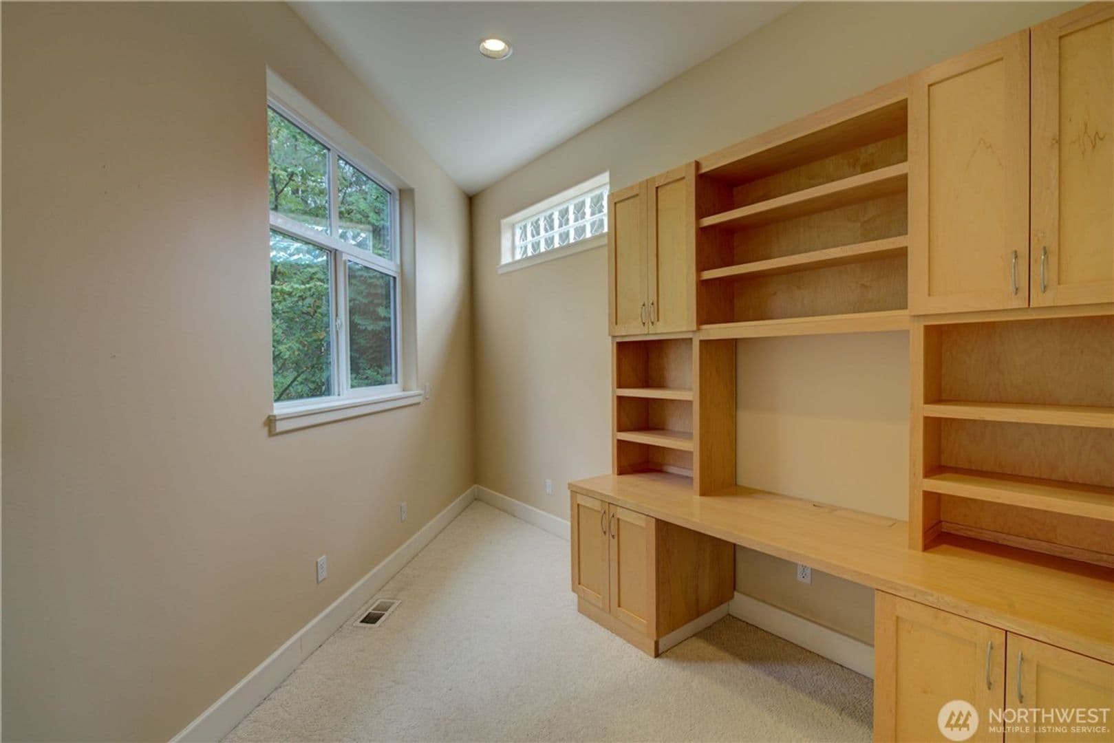 Kirkland House: 9425 110th Place NE