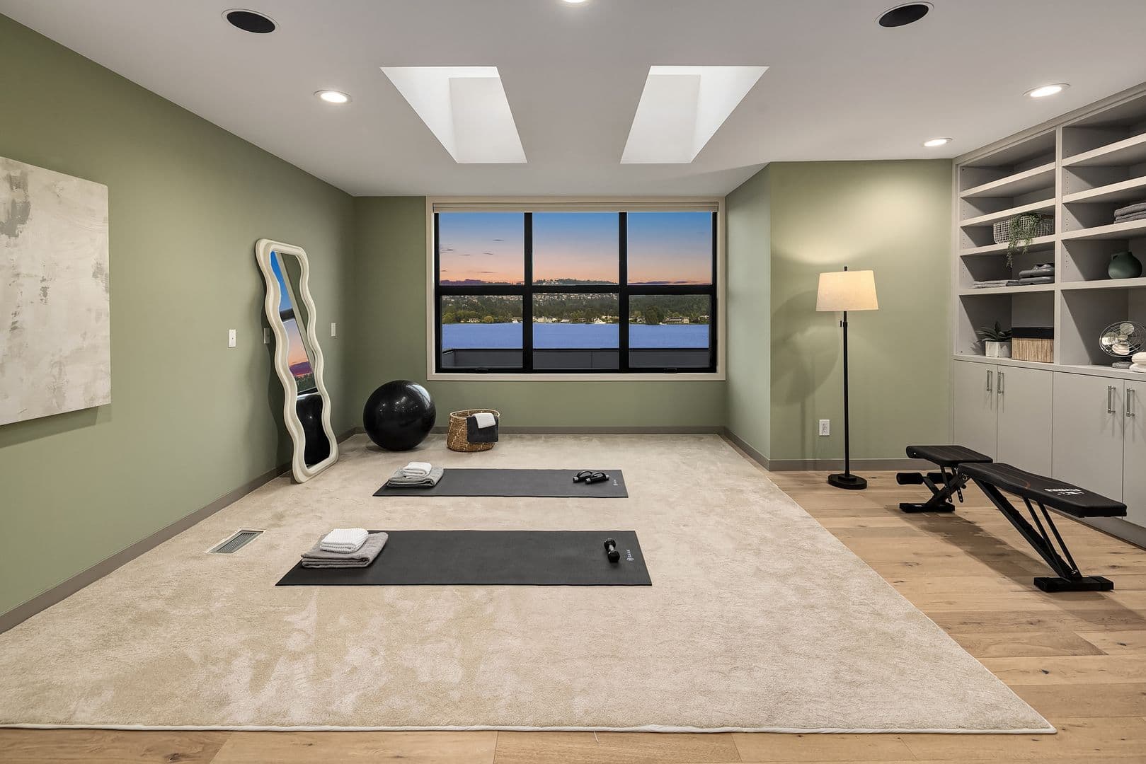 Mercer Island House: 3840 E Mercer Way